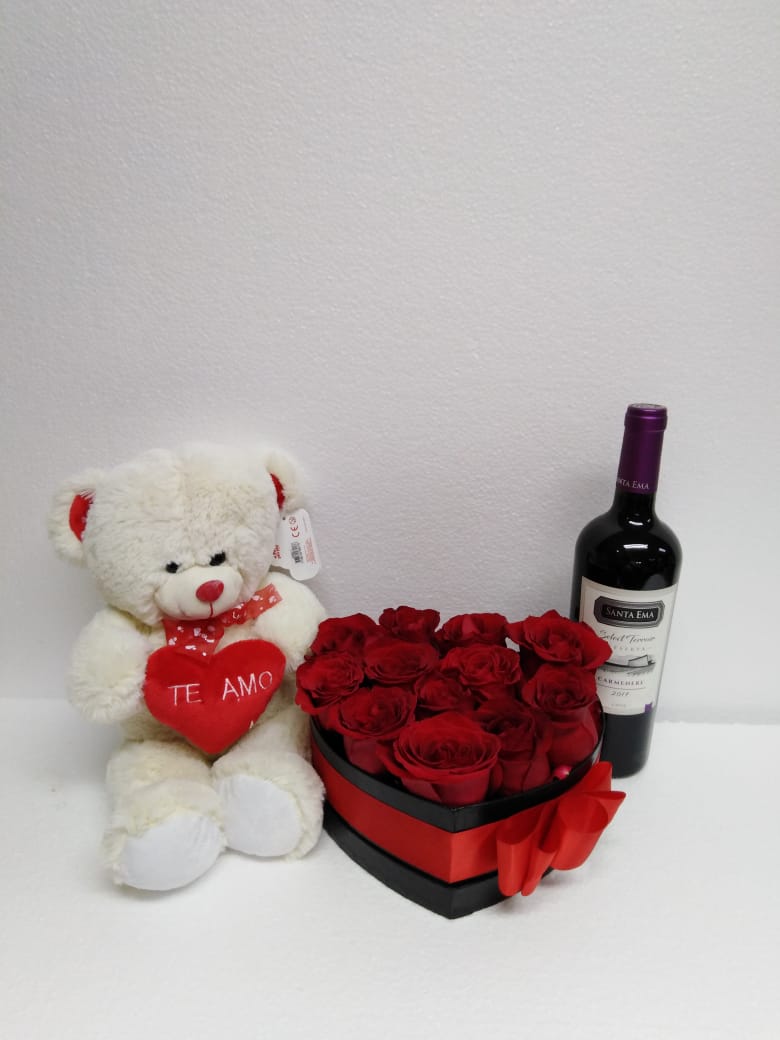 Caja coraz�n con 12 Rosas m�s Peluche con coraz�n 30cm y Vino 750 cc 